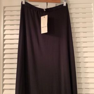 Amour Vert High-Low Black Jersey Skirt